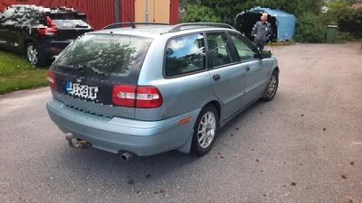Volvo V40 2004, kuva 3/4