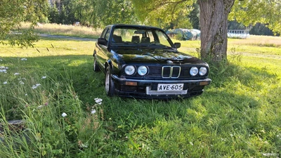 BMW 320 320 i 1985, kuva 1/15