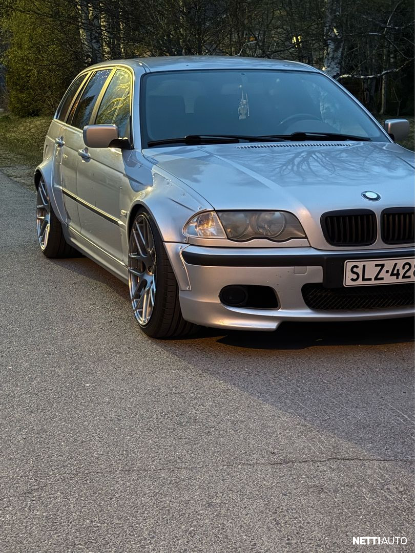 BMW 330