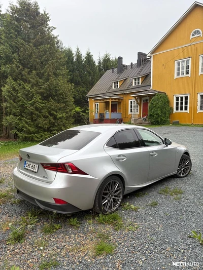 Lexus IS 300h F Sport 2014, kuva 2/8