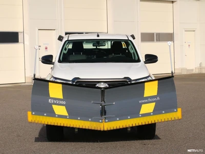Toyota Hilux Extra Cab 4WD 2,4D Life 2024, photo 2/11