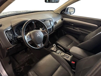 Mitsubishi Outlander PHEV 2014, kuva 7/40