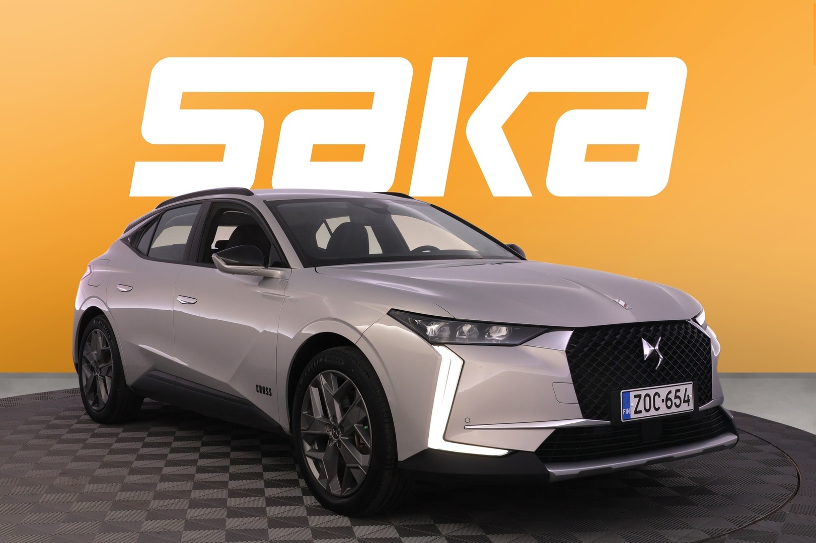 DS 4 E-Tense Plug-in Hybrid 225 Trocadero Cross Automaatti Launch Edition