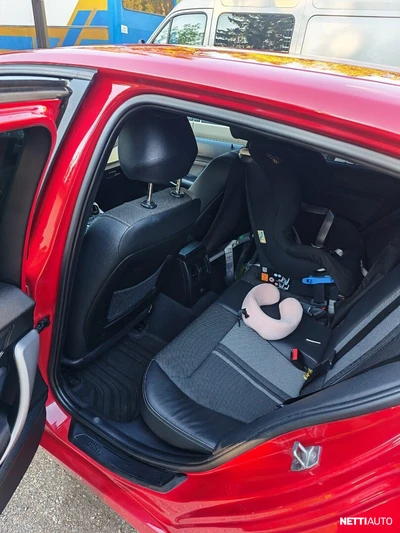 BMW 118 2015, kuva 7/7
