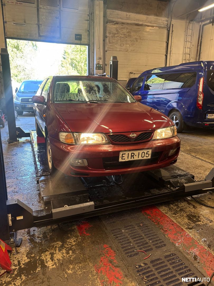 Nissan Almera