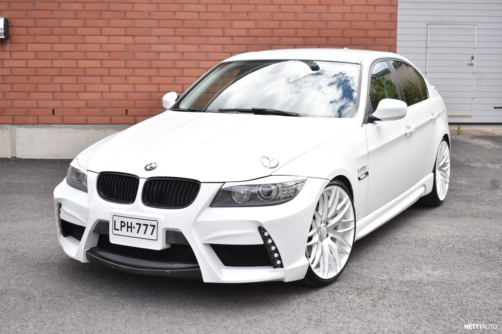 BMW 325