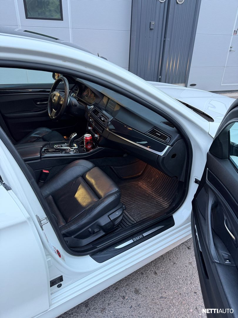 BMW 520 2011, photo 6/9