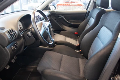 Seat Leon 4D LEON HATCHBACK 1.8T-1M/251 2004, kuva 5/10