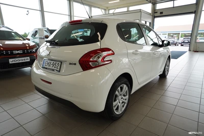 Peugeot 208 Vision VTi 82 5-ov 2014, kuva 4/11