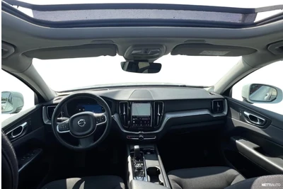 Volvo XC60 2022, photo 3/5