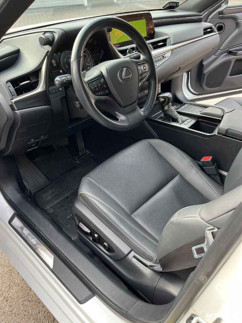 Lexus ES300 2021, photo 7/9