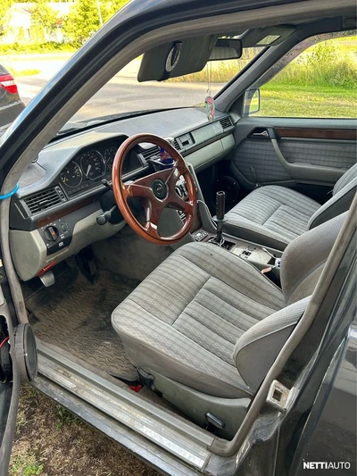 Mercedes-Benz E 300TDT 1989, kuva 6/6