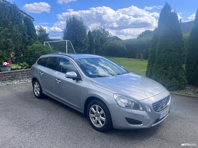 Volvo V60 1,6D DRIVe Momentum 2011, kuva 2/24