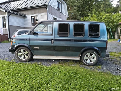Chevrolet Astro 1990, kuva 2/6