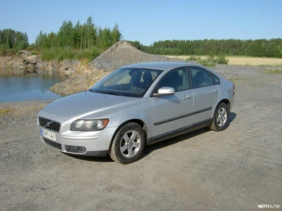 Volvo S40 1.8 125 man 2007, kuva 2/9