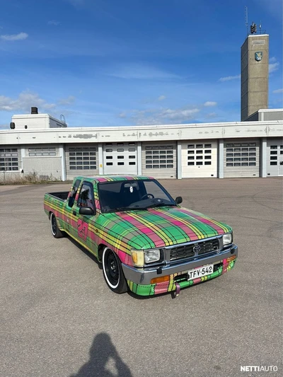 Toyota Hilux 1992, photo 1/5
