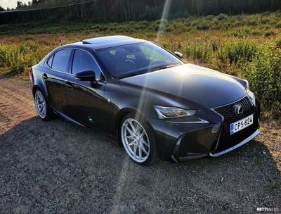 Lexus IS 2017, kuva 1/13
