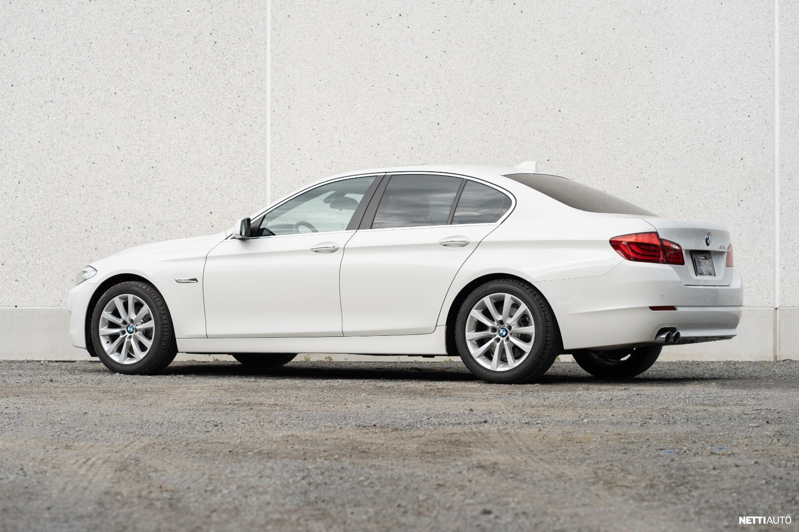 BMW 528