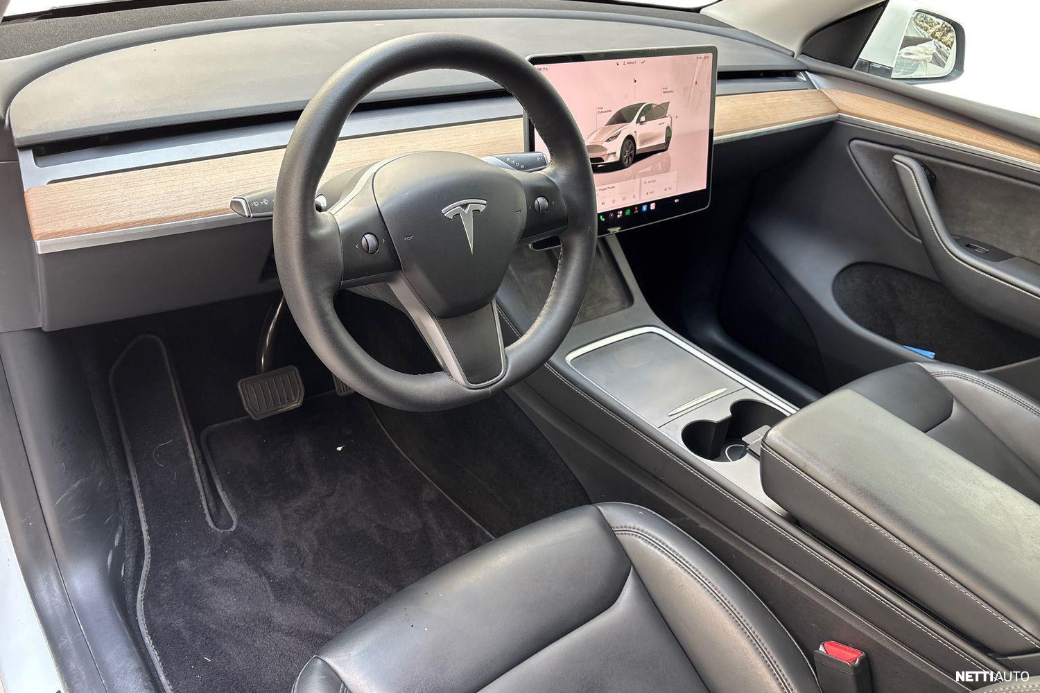 Tesla Model Y 2023, photo 6/31