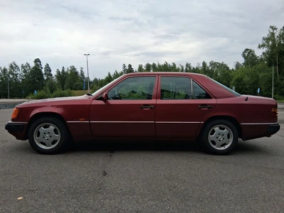 Mercedes-Benz 300 1990, kuva 6/17