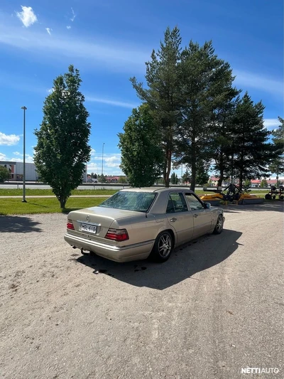 Mercedes-Benz E 200 Elegance 2,0 4d 1995, kuva 5/14