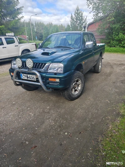 Mitsubishi L200 2001, photo 1/3