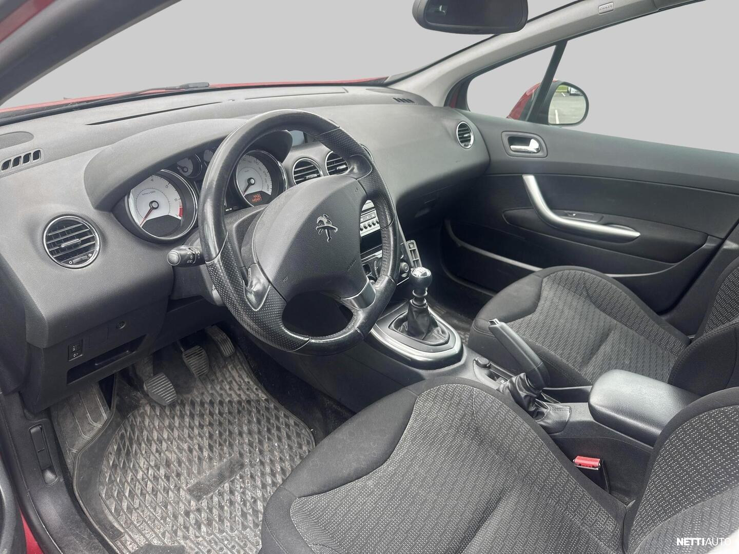 Peugeot 308 2012, photo 4/5