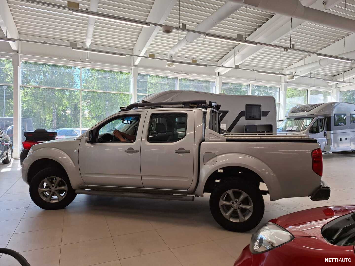 Nissan Navara Double Cab 2,5dCi 190hp SE 5A/T Platinum, Diff lock