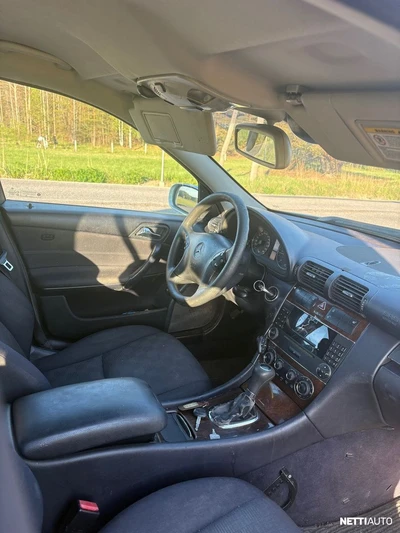 Mercedes-Benz C 200 2005, kuva 7/7