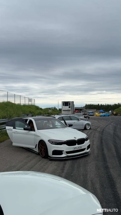 BMW 530 G30 530e 2020, kuva 3/12