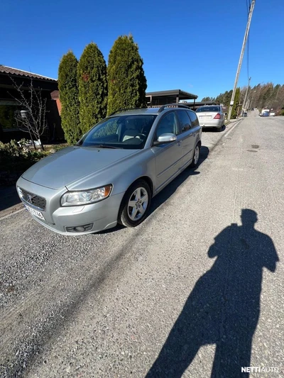 Volvo V50 2,0D (136 hv) Momentum aut 2008, kuva 2/6