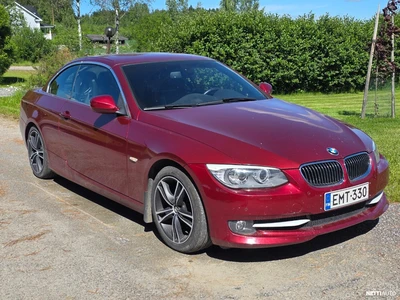 BMW 330 E93 2013, photo 6/10