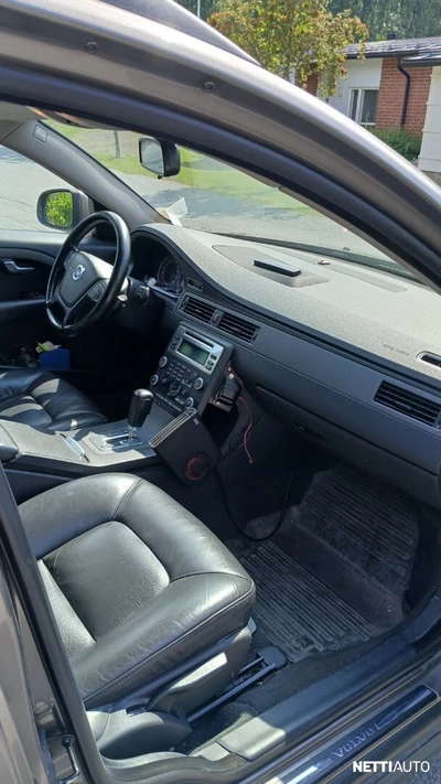 Volvo V70 2,4D Kinetic aut 2010, kuva 5/5