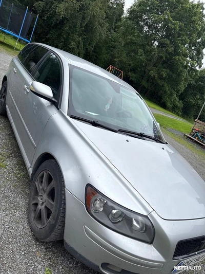 Volvo V50 2.4i Momentum Automatik 2004, kuva 3/9