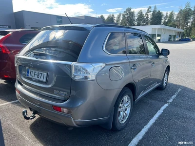 Mitsubishi Outlander PHEV 2014, kuva 3/5