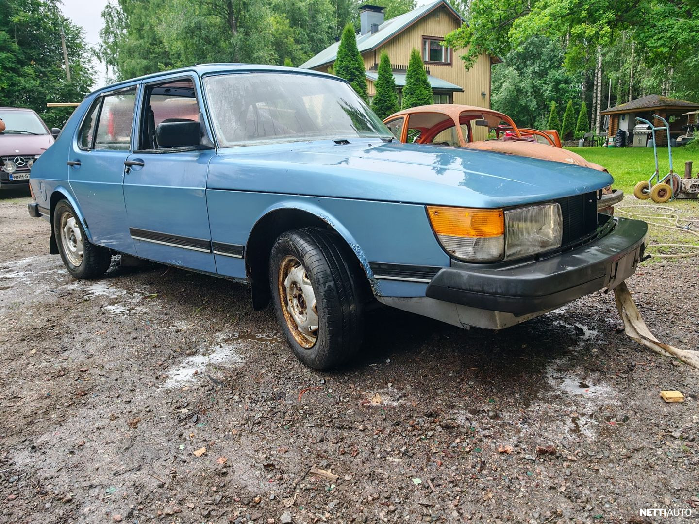 Saab 900