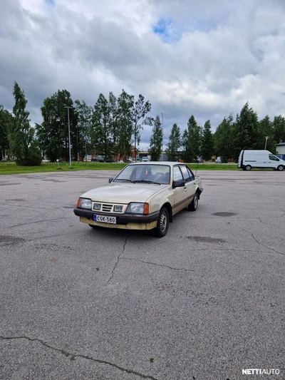 Opel Ascona 1984, photo 4/7