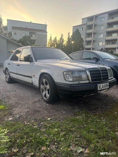Mercedes-Benz 300 1987, photo 1/5
