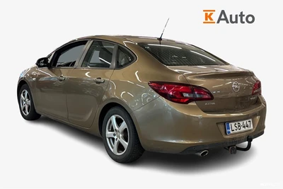Opel Astra 2013, photo 2/4
