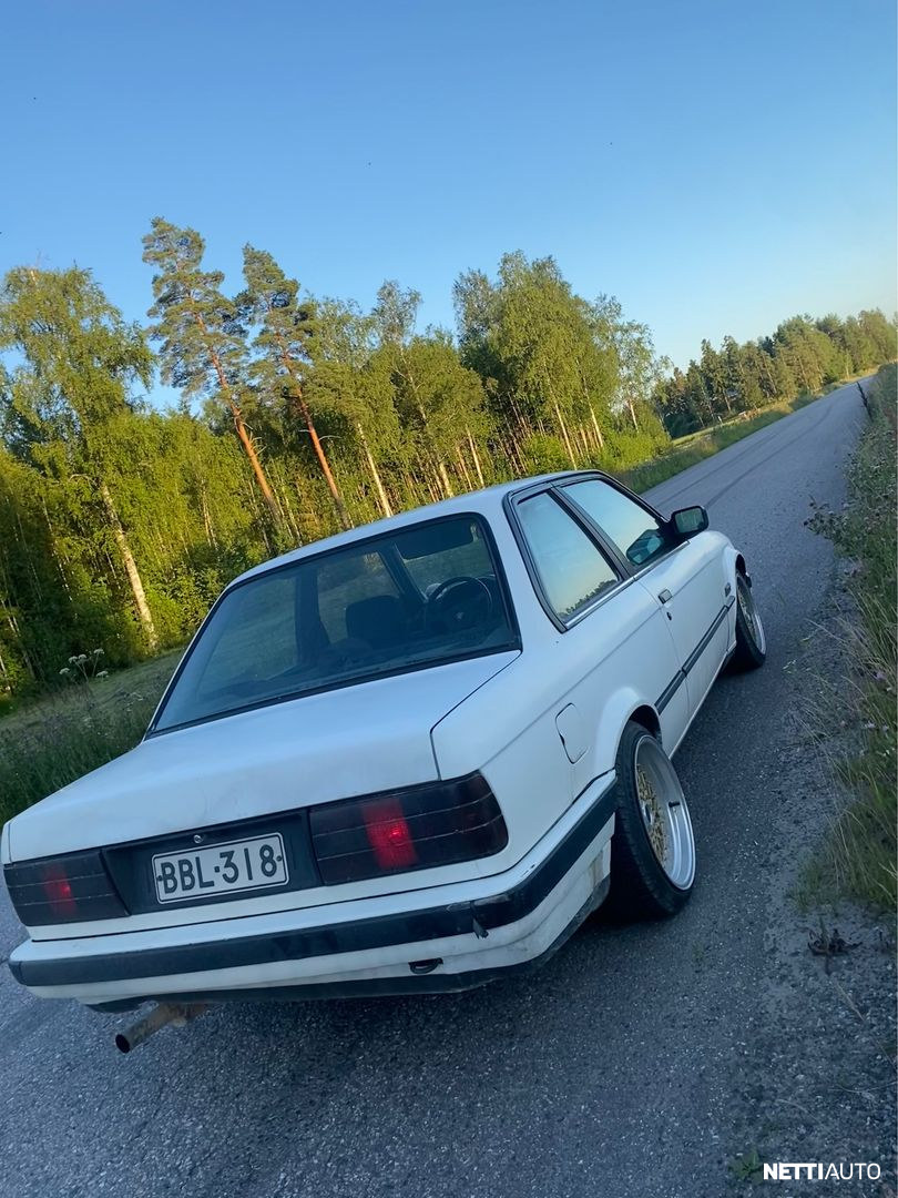 BMW 318 1986, photo 4/9