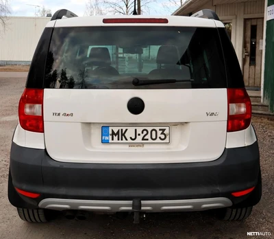 Skoda Yeti 2,0 TDI 4x4 Adventure 2010, photo 6/19