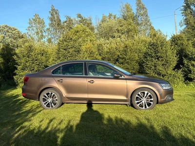 Volkswagen Jetta 2011, kuva 2/18