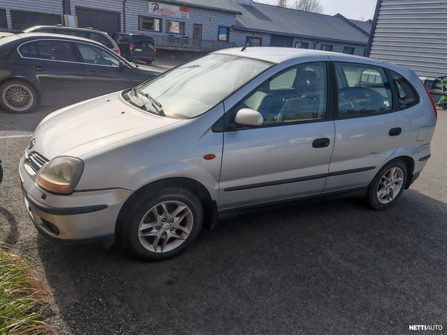 Nissan Almera Tino
