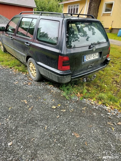 Volkswagen Golf 1,6 5d 1997, kuva 3/7