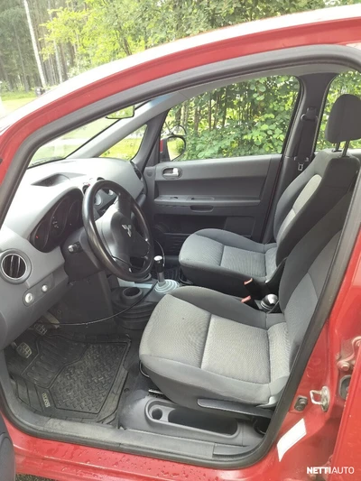 Mitsubishi Colt 2006, photo 5/13