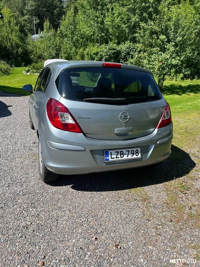 Opel Corsa 2011, photo 3/8