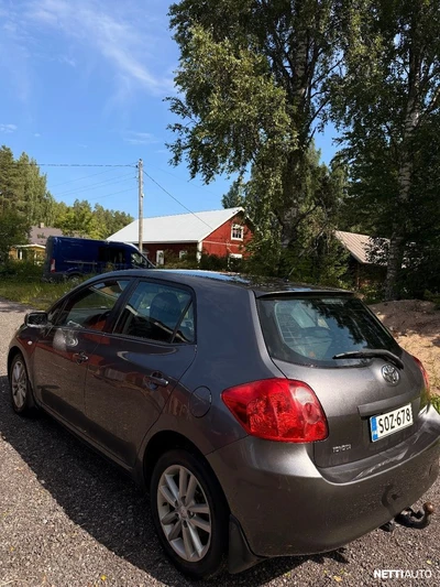 Toyota Auris 2009, kuva 5/8