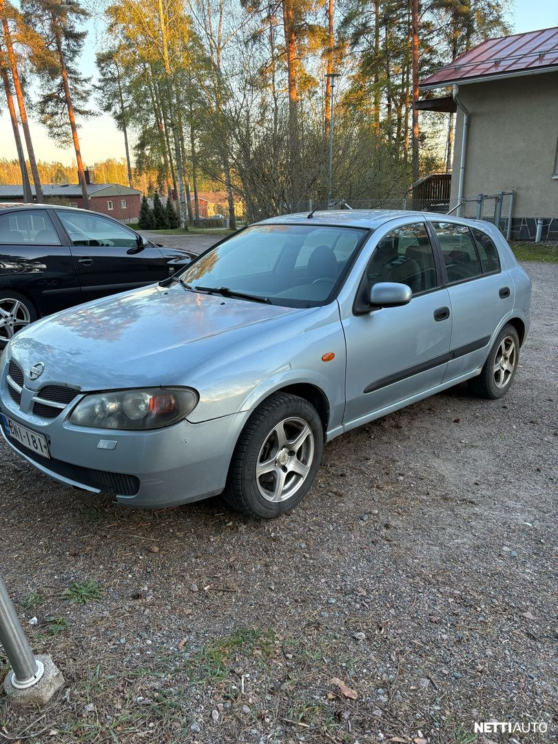 Nissan Almera