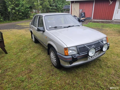 Opel Corsa 1990, kuva 6/8