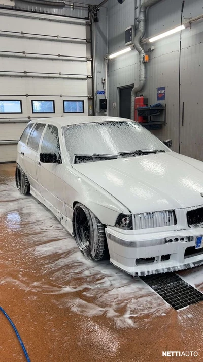 BMW 320 1998, photo 5/9